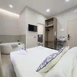 Les Lumieres Nocleg ze śniadaniem Salerno